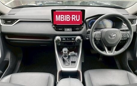 Toyota RAV4, 2022 год, 2 550 999 рублей, 13 фотография