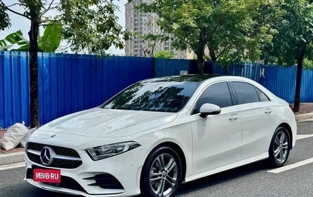 Mercedes-Benz A-Класс, 2021 год, 1 820 000 рублей, 1 фотография