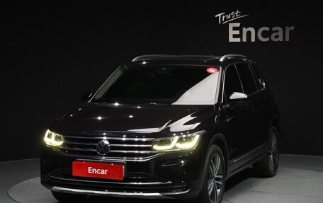 Volkswagen Tiguan II, 2022 год, 3 780 469 рублей, 1 фотография