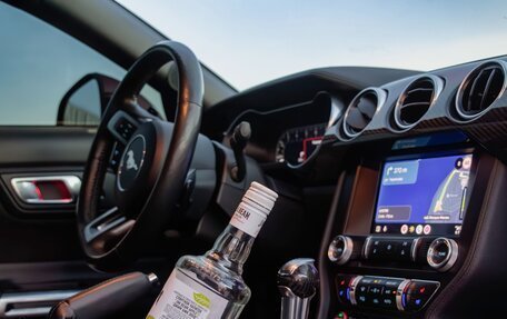 Ford Mustang VI рестайлинг, 2021 год, 6 100 000 рублей, 7 фотография