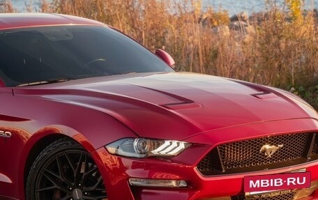 Ford Mustang VI рестайлинг, 2021 год, 6 100 000 рублей, 2 фотография