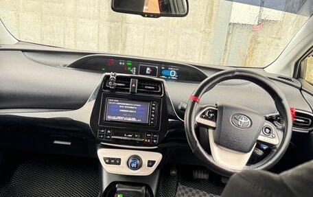 Toyota Prius IV XW50, 2018 год, 1 800 000 рублей, 2 фотография