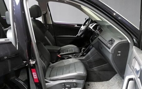 Volkswagen Tiguan II, 2022 год, 3 780 469 рублей, 7 фотография