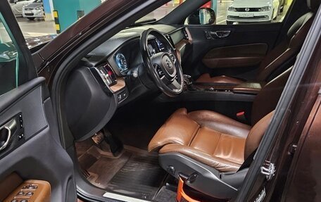 Volvo XC60 II, 2021 год, 3 800 000 рублей, 6 фотография