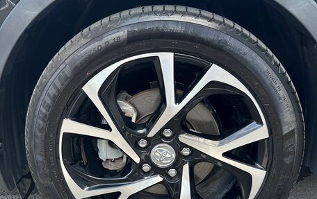 Toyota C-HR I рестайлинг, 2018 год, 1 900 000 рублей, 13 фотография