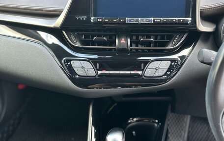 Toyota C-HR I рестайлинг, 2018 год, 1 900 000 рублей, 19 фотография