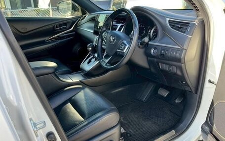 Toyota Harrier, 2019 год, 2 590 000 рублей, 9 фотография