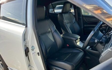 Toyota Harrier, 2019 год, 2 590 000 рублей, 10 фотография