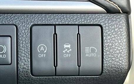 Toyota Harrier, 2019 год, 2 590 000 рублей, 20 фотография