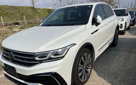 Volkswagen Tiguan II, 2022 год, 2 150 000 рублей, 3 фотография