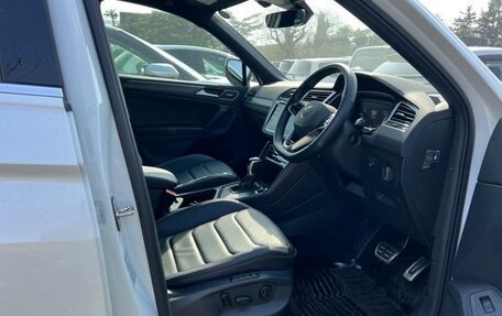 Volkswagen Tiguan II, 2022 год, 2 150 000 рублей, 19 фотография