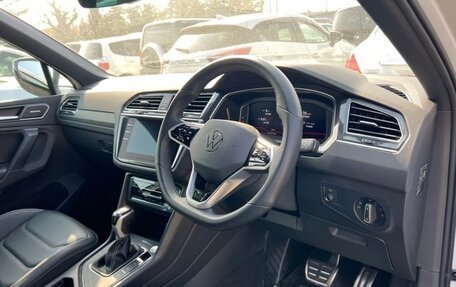 Volkswagen Tiguan II, 2022 год, 2 150 000 рублей, 20 фотография