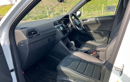 Volkswagen Tiguan II, 2022 год, 2 150 000 рублей, 22 фотография