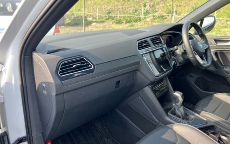 Volkswagen Tiguan II, 2022 год, 2 150 000 рублей, 34 фотография