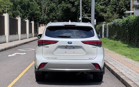 Toyota Highlander, 2022 год, 3 990 000 рублей, 5 фотография