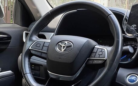 Toyota Highlander, 2022 год, 3 990 000 рублей, 20 фотография