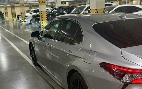 Toyota Camry, 2021 год, 3 450 000 рублей, 4 фотография