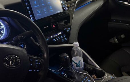 Toyota Camry, 2021 год, 3 450 000 рублей, 9 фотография