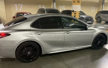 Toyota Camry, 2021 год, 3 450 000 рублей, 10 фотография