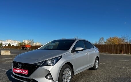 Hyundai Solaris II рестайлинг, 2022 год, 1 550 000 рублей, 2 фотография