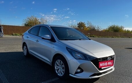 Hyundai Solaris II рестайлинг, 2022 год, 1 550 000 рублей, 7 фотография