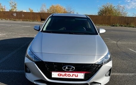 Hyundai Solaris II рестайлинг, 2022 год, 1 550 000 рублей, 8 фотография