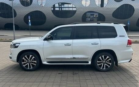 Toyota Land Cruiser 200, 2018 год, 7 400 000 рублей, 3 фотография