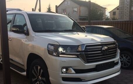 Toyota Land Cruiser 200, 2018 год, 7 400 000 рублей, 2 фотография