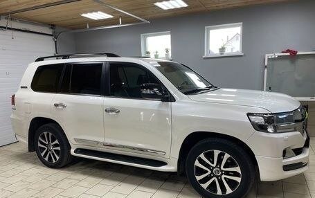Toyota Land Cruiser 200, 2018 год, 7 400 000 рублей, 8 фотография