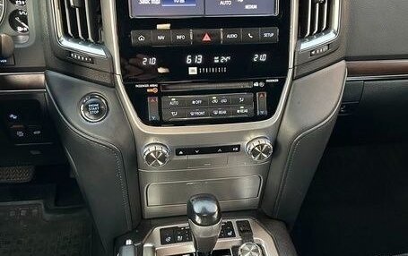 Toyota Land Cruiser 200, 2018 год, 7 400 000 рублей, 16 фотография