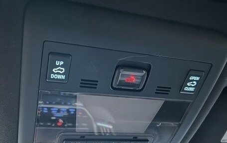 Toyota Land Cruiser 200, 2018 год, 7 400 000 рублей, 5 фотография