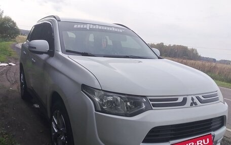 Mitsubishi Outlander III рестайлинг 3, 2012 год, 1 050 000 рублей, 12 фотография