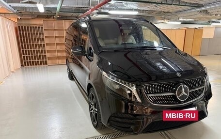 Mercedes-Benz V-Класс, 2023 год, 10 500 000 рублей, 3 фотография