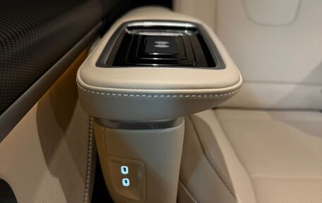 Mercedes-Benz V-Класс, 2023 год, 10 500 000 рублей, 20 фотография