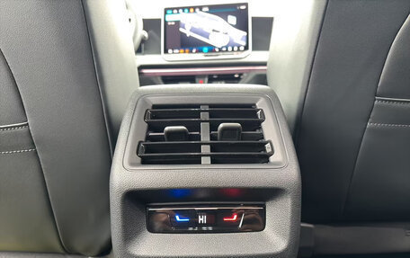 Volkswagen Tiguan, 2025 год, 6 900 000 рублей, 18 фотография