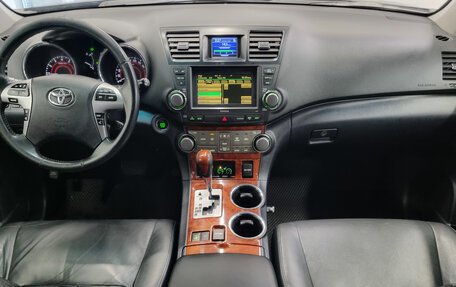 Toyota Highlander III, 2011 год, 1 499 000 рублей, 5 фотография