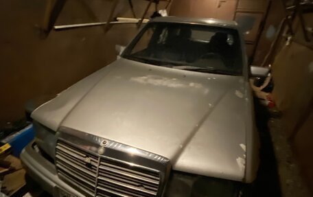 Mercedes-Benz E-Класс, 1993 год, 105 000 рублей, 3 фотография