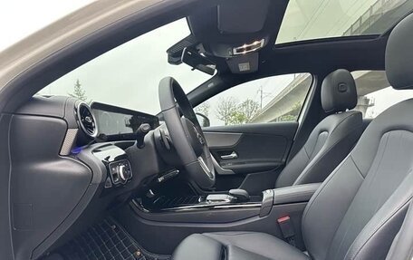 Mercedes-Benz A-Класс, 2022 год, 2 160 000 рублей, 13 фотография