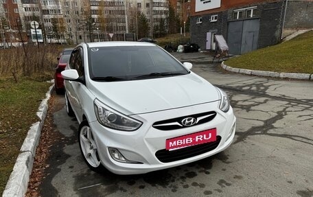Hyundai Solaris II рестайлинг, 2013 год, 850 000 рублей, 1 фотография