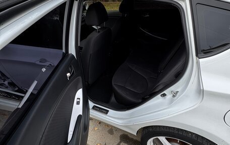 Hyundai Solaris II рестайлинг, 2013 год, 850 000 рублей, 9 фотография