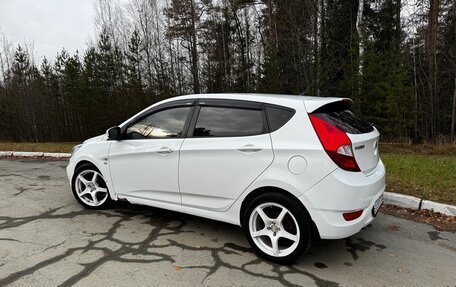 Hyundai Solaris II рестайлинг, 2013 год, 850 000 рублей, 17 фотография