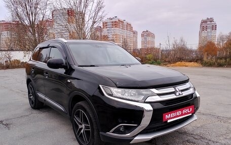 Mitsubishi Outlander III рестайлинг 3, 2017 год, 1 650 000 рублей, 2 фотография
