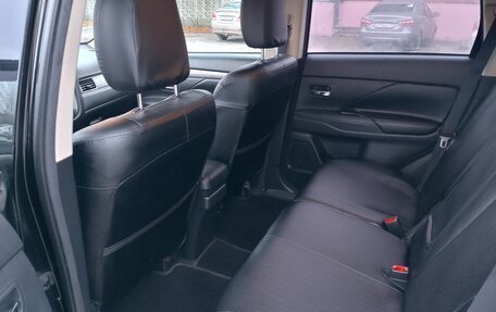 Mitsubishi Outlander III рестайлинг 3, 2017 год, 1 650 000 рублей, 14 фотография