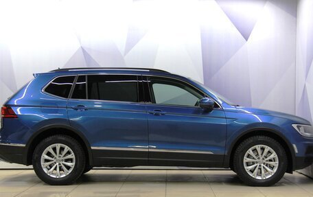 Volkswagen Tiguan II, 2018 год, 2 585 000 рублей, 7 фотография