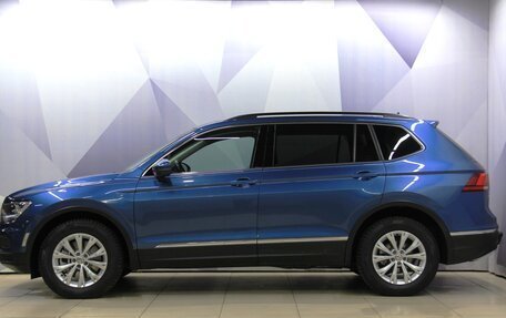 Volkswagen Tiguan II, 2018 год, 2 585 000 рублей, 2 фотография