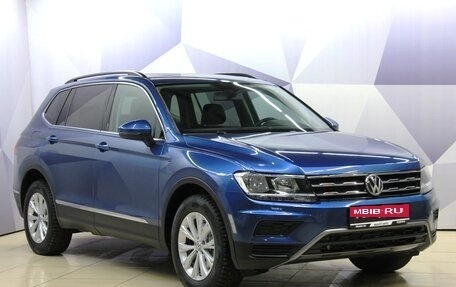 Volkswagen Tiguan II, 2018 год, 2 585 000 рублей, 9 фотография