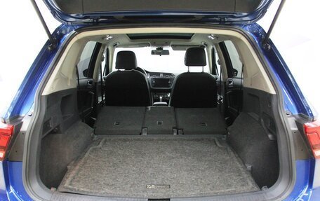 Volkswagen Tiguan II, 2018 год, 2 585 000 рублей, 34 фотография