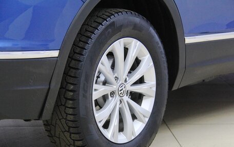 Volkswagen Tiguan II, 2018 год, 2 585 000 рублей, 35 фотография