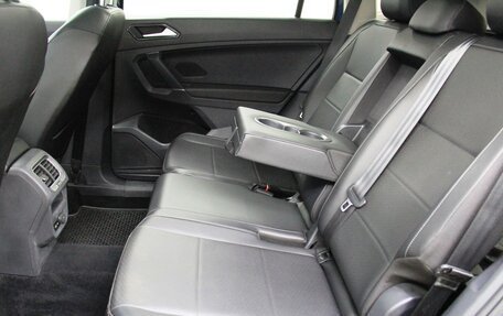 Volkswagen Tiguan II, 2018 год, 2 585 000 рублей, 32 фотография