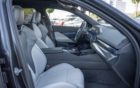 BMW M5, 2025 год, 21 000 000 рублей, 12 фотография